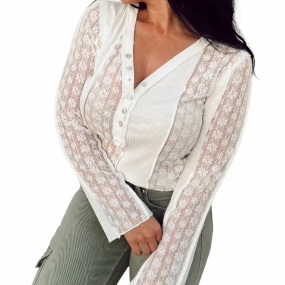 POL  White V-Neck Henley with Contrast Floral Lace Fabric L
